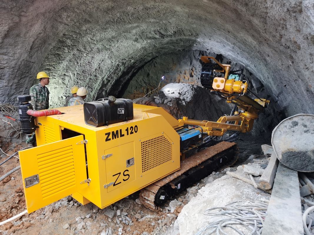 Excavatrice de roche multifonctionnelle de type rampant pour la construction de tunnels