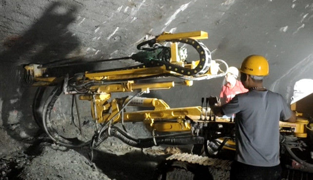 Construction de tunnels type rampant Forage de roche 18kw Puissance d'impact R32/R38/T38/T45