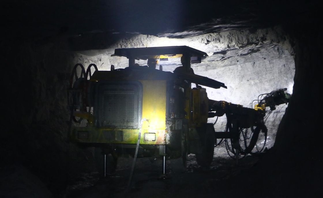 Tunnel Rock Bolts Face Forage Rig Sous-sol hydraulique ISO9001 Pour le développement de mines souterraines